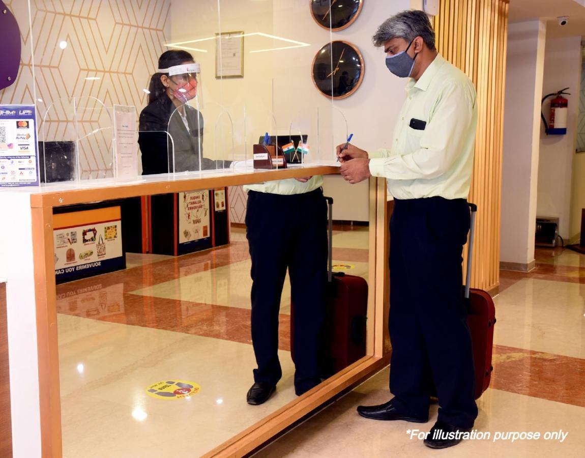 קוטאק Oyo Hotel Ayush Palace מראה חיצוני תמונה