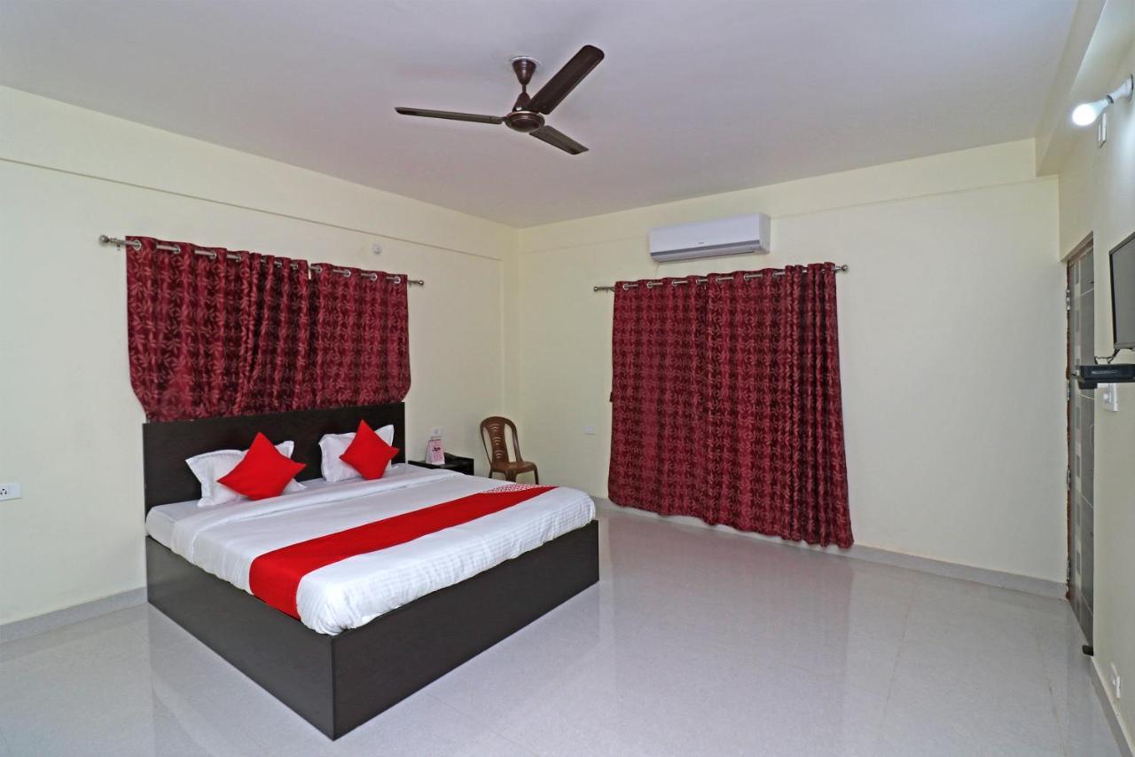 קוטאק Oyo Hotel Ayush Palace מראה חיצוני תמונה