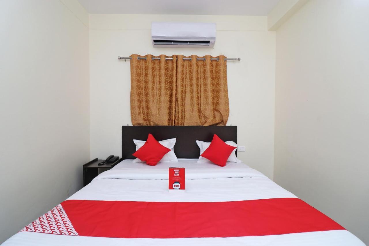 קוטאק Oyo Hotel Ayush Palace מראה חיצוני תמונה